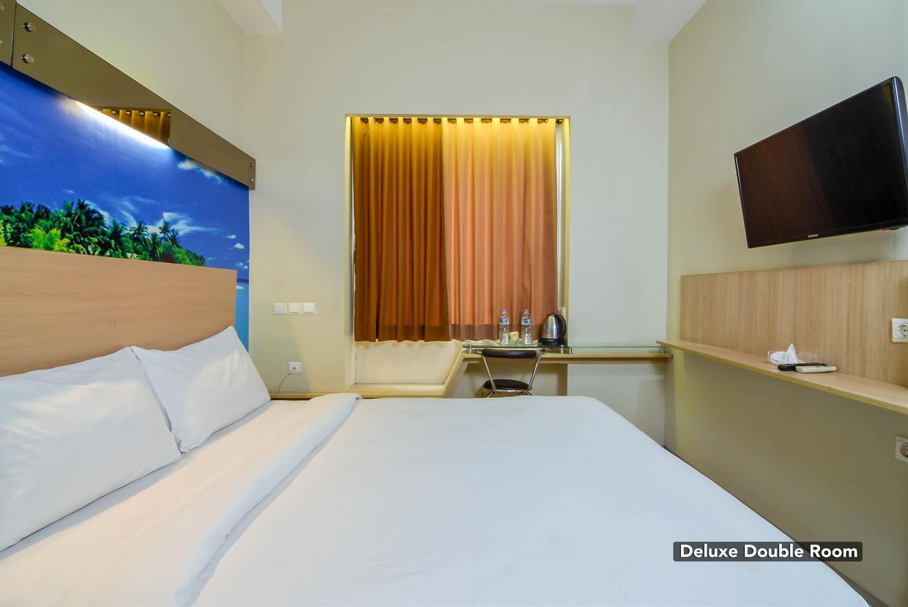 Image Hotel And Resto Бандунг Экстерьер фото