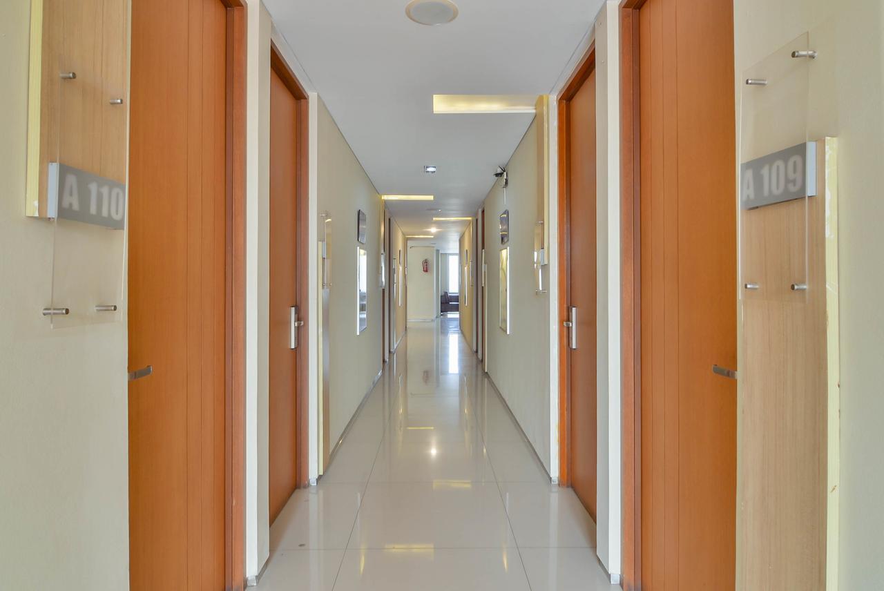 Image Hotel And Resto Бандунг Экстерьер фото