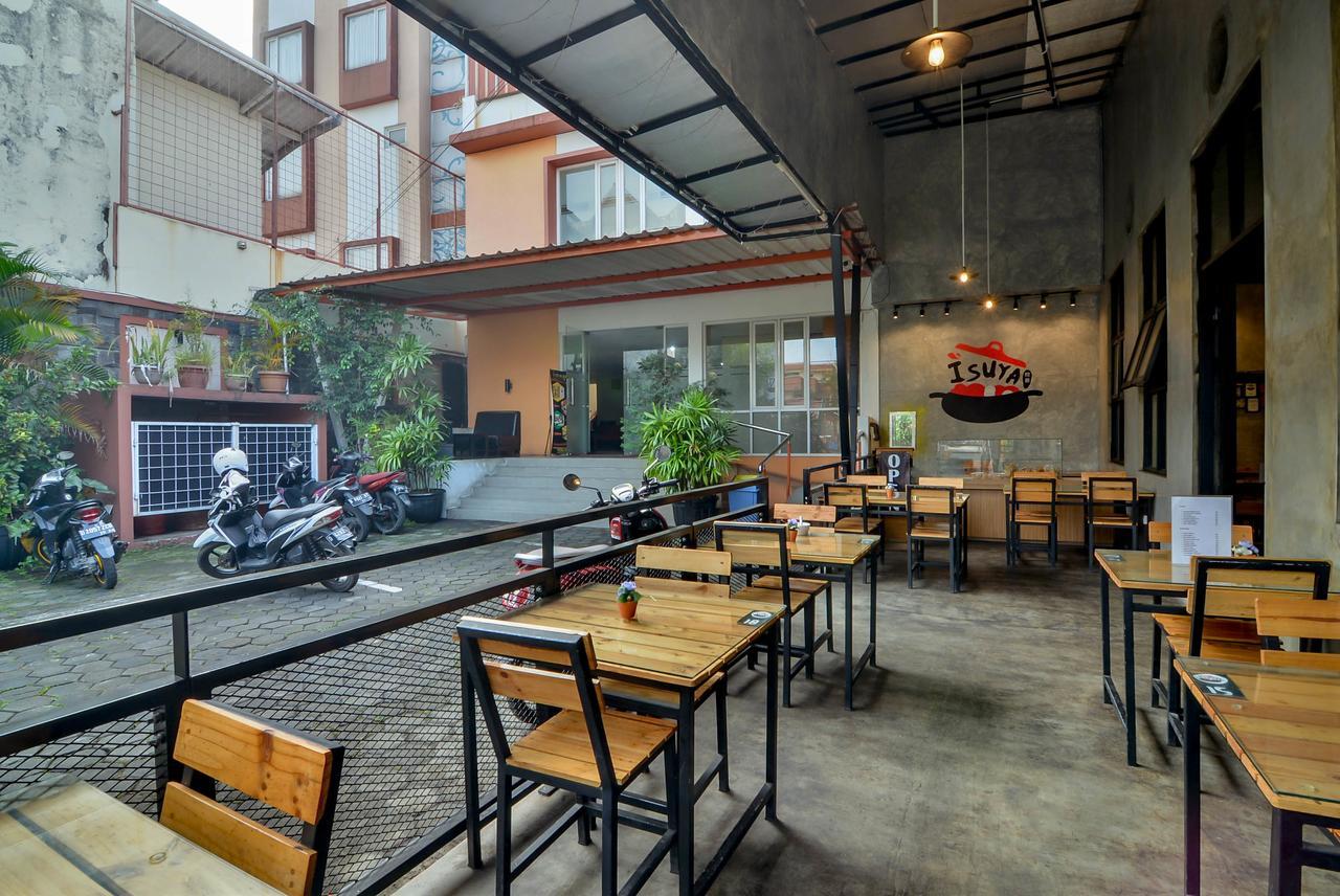 Image Hotel And Resto Бандунг Экстерьер фото