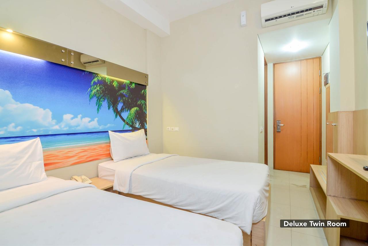 Image Hotel And Resto Бандунг Экстерьер фото
