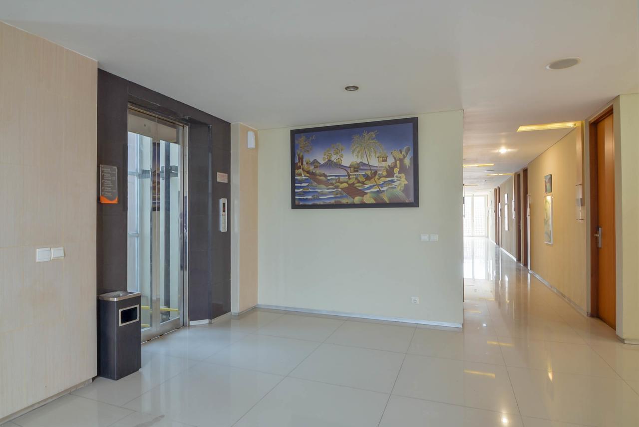 Image Hotel And Resto Бандунг Экстерьер фото