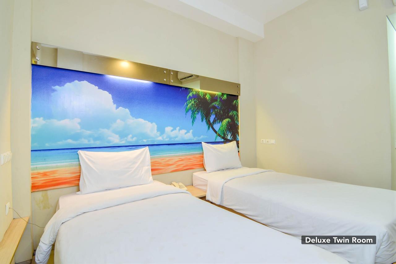 Image Hotel And Resto Бандунг Экстерьер фото