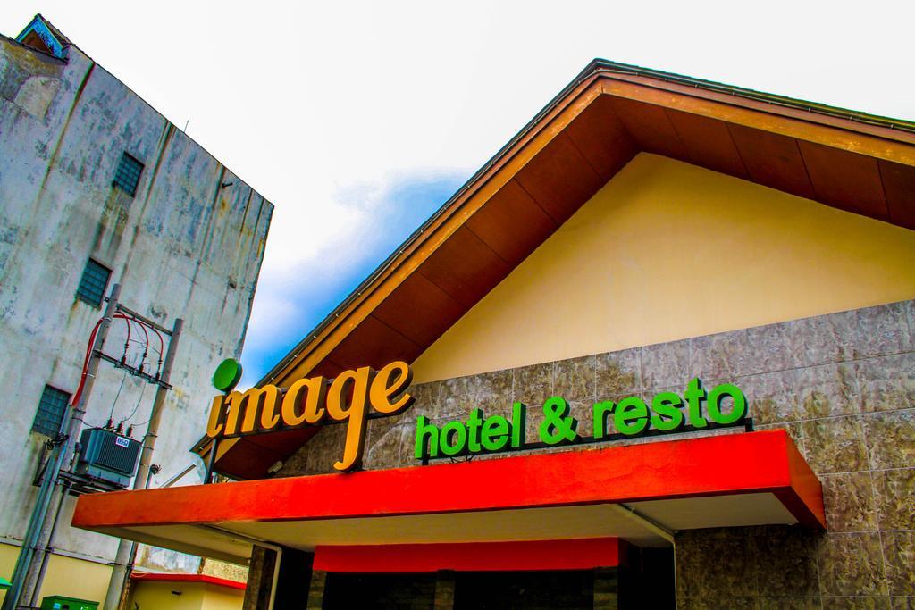 Image Hotel And Resto Бандунг Экстерьер фото